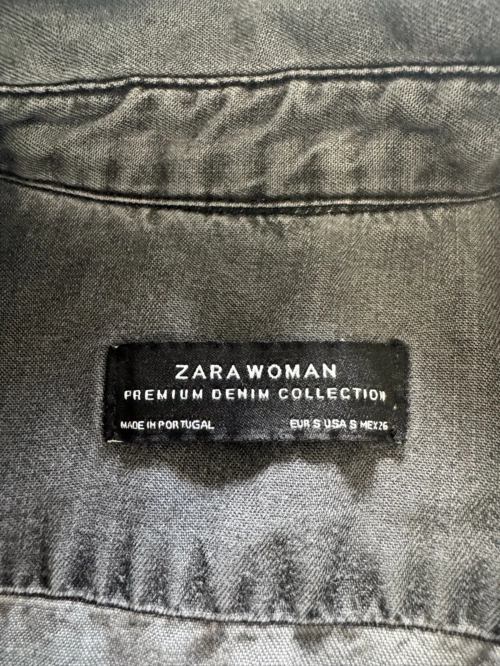 Zara Woman Small Gray Chambray
Denim Tencel 3/4 Sleeve Shirt
Office Small - Picture 4 of 9